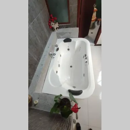 Turi Suite Con Jacuzzi, Centro De La Ciudad Banos  Exterior photo